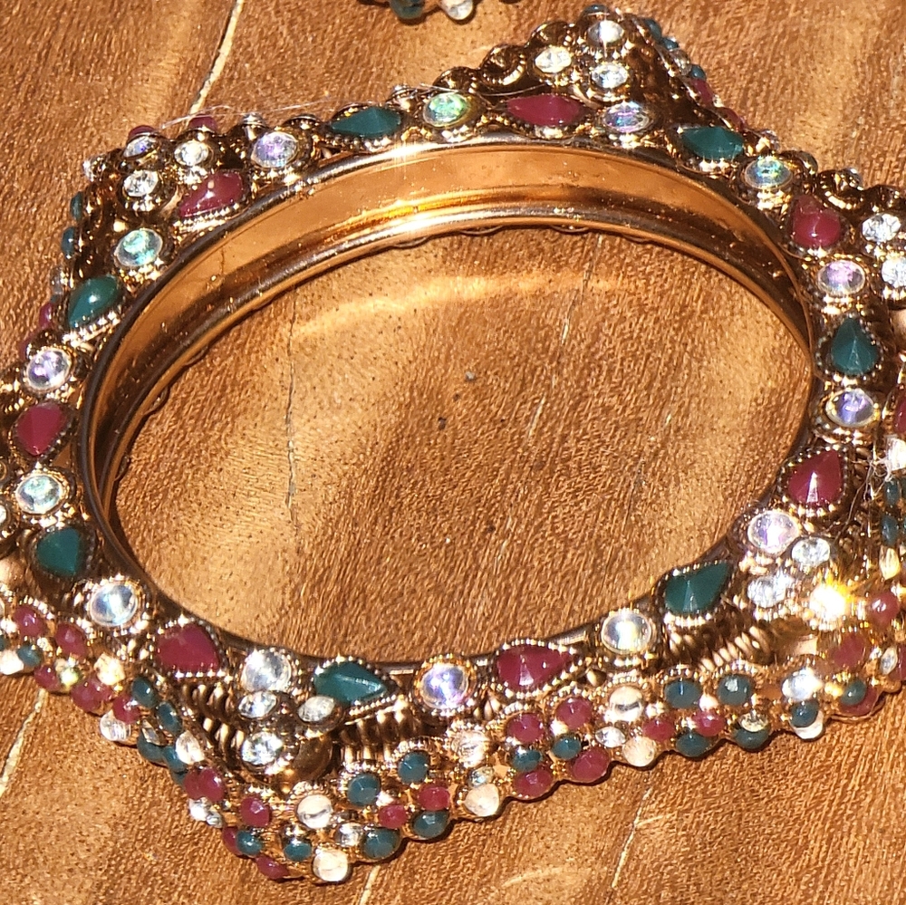 2 High Quality Synthetic Stone Bangle Bracelets 7" - Picture 3 of 7